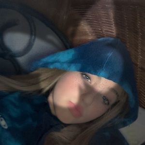 Meet your Posher, Addy